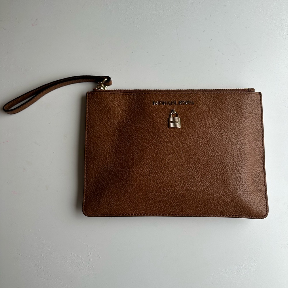 Micheal Kors Clutch
